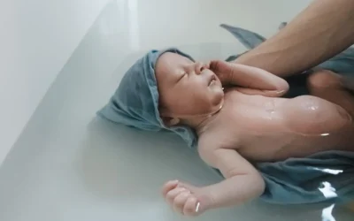 Le bain thérapeutique pour bébé : un soin apaisant dès la naissance